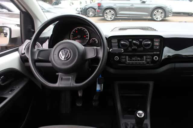 Volkswagen Up! (2013) thumbnail 9