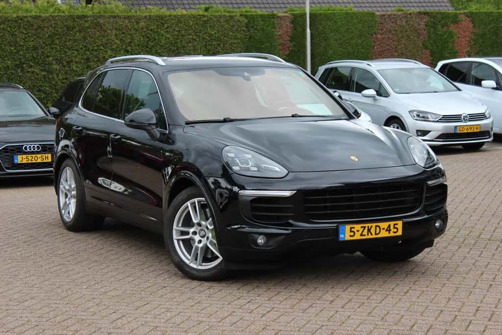 Porsche Cayenne (2015) — foto 1