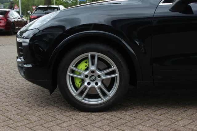 Porsche Cayenne (2015) thumbnail 13