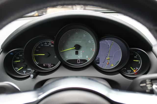 Porsche Cayenne (2015) thumbnail 17