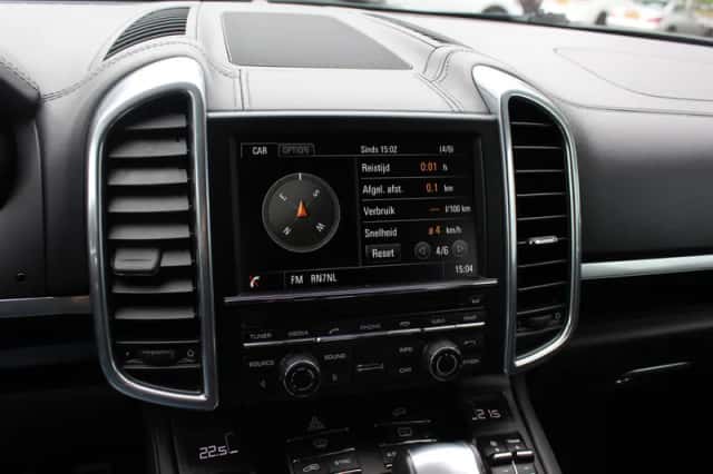 Porsche Cayenne (2015) thumbnail 21
