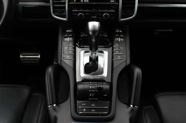 Porsche Cayenne (2015) thumbnail 24
