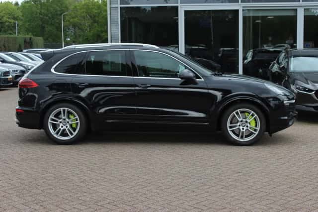 Porsche Cayenne (2015) thumbnail 5