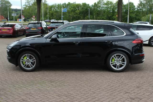 Porsche Cayenne (2015) thumbnail 7