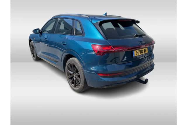 Audi e-tron (2020) thumbnail 4