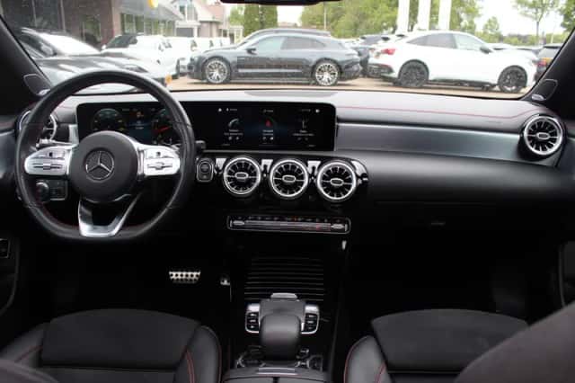 Mercedes-Benz CLA-Klasse (2020) thumbnail 2