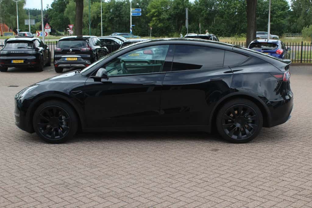 Tesla Model Y (2021) — foto 1