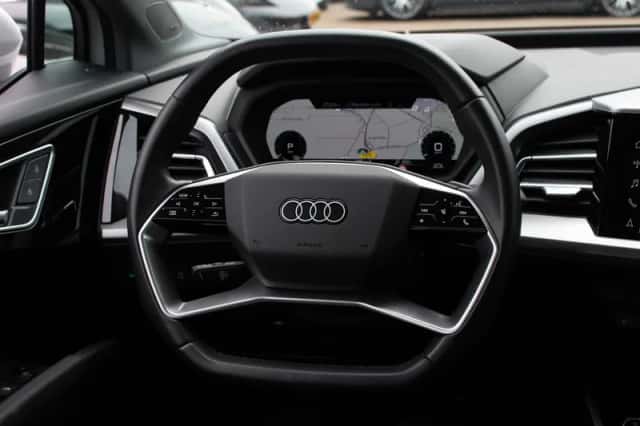 Audi Q4 (2022) thumbnail 18