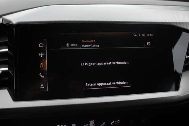 Audi Q4 (2022) thumbnail 22