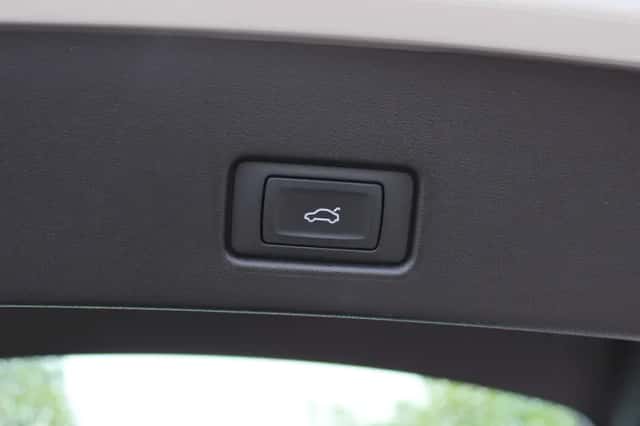 Audi Q4 (2022) thumbnail 30