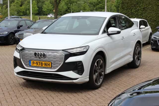 Audi Q4 (2022) thumbnail 7