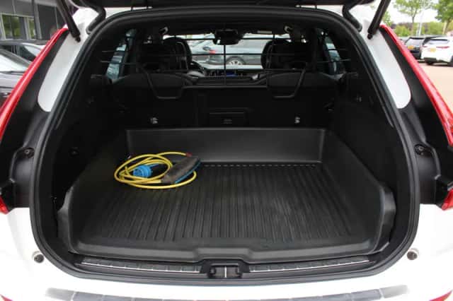Volvo XC60 (2017) thumbnail 16
