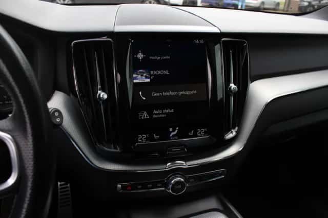 Volvo XC60 (2017) thumbnail 20