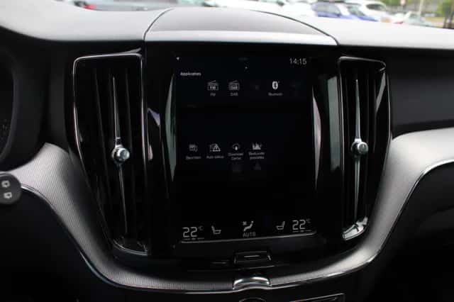 Volvo XC60 (2017) thumbnail 23