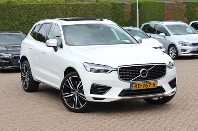 Volvo XC60 (2017) thumbnail 34