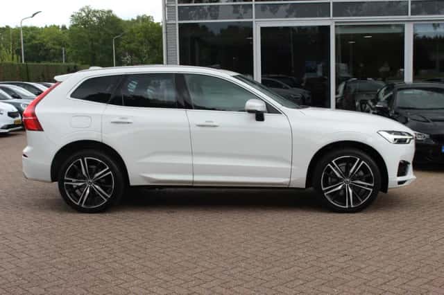 Volvo XC60 (2017) thumbnail 5