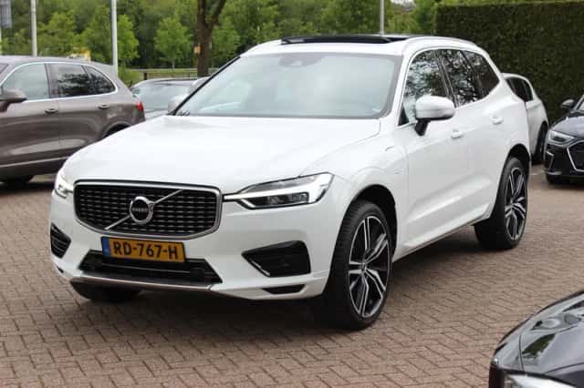 Volvo XC60 (2017) thumbnail 6