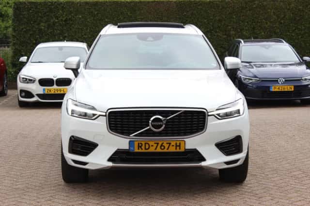 Volvo XC60 (2017) thumbnail 8