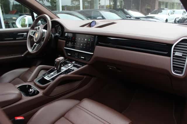 Porsche Cayenne (2022) thumbnail 13