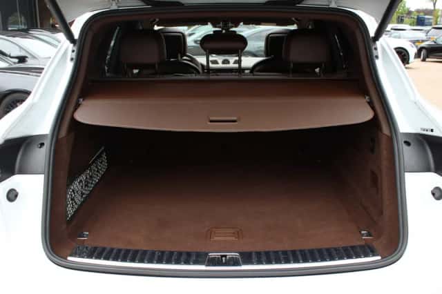Porsche Cayenne (2022) thumbnail 16