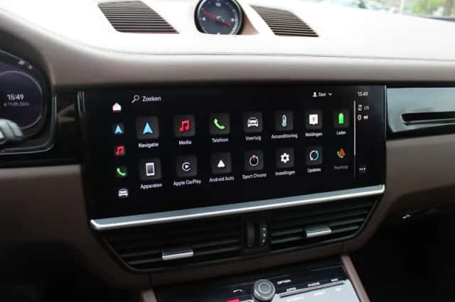 Porsche Cayenne (2022) thumbnail 21
