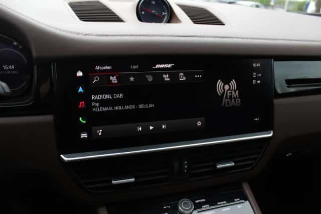 Porsche Cayenne (2022) thumbnail 24