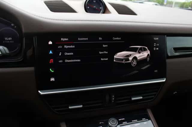 Porsche Cayenne (2022) thumbnail 25