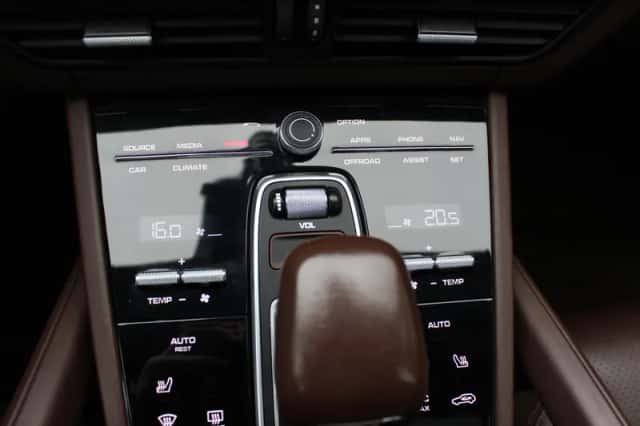 Porsche Cayenne (2022) thumbnail 28