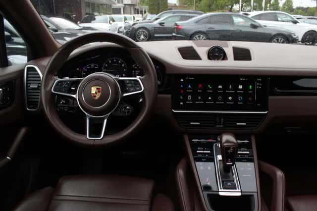 Porsche Cayenne (2022) thumbnail 9