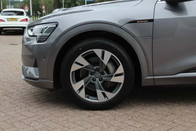 Audi e-tron (2019) thumbnail 15