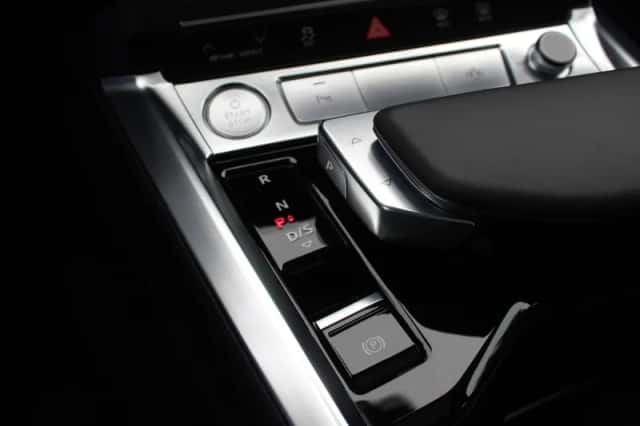 Audi e-tron (2019) thumbnail 27