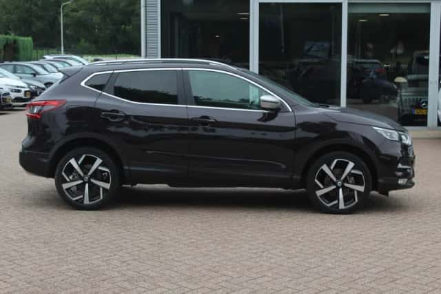 Nissan Qashqai (2019) thumbnail 3