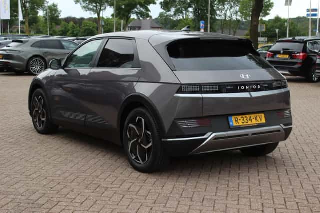 Hyundai Ioniq (2022) thumbnail 4