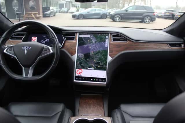 Tesla Model S (2018) thumbnail 3