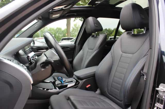 BMW iX3 (2022) thumbnail 5