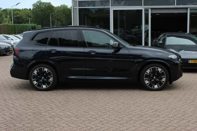BMW iX3 (2022) thumbnail 6