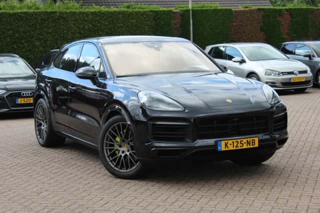 Porsche Cayenne (2021) thumbnail 1