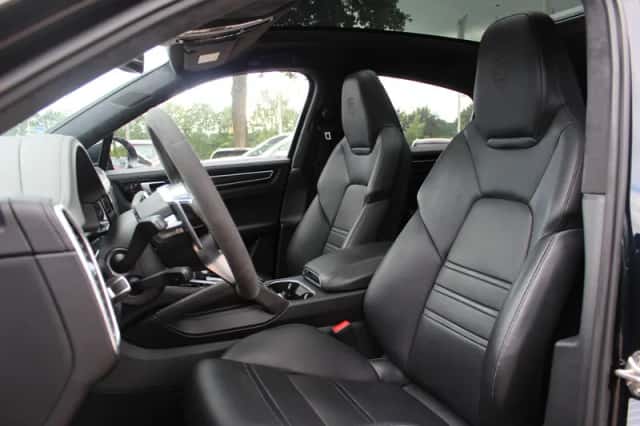 Porsche Cayenne (2021) thumbnail 5