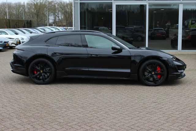 Porsche Taycan (2021) thumbnail 6