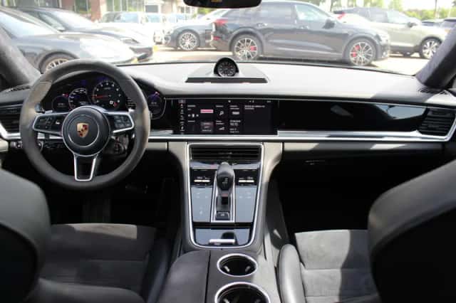 Porsche Panamera (2019) thumbnail 2