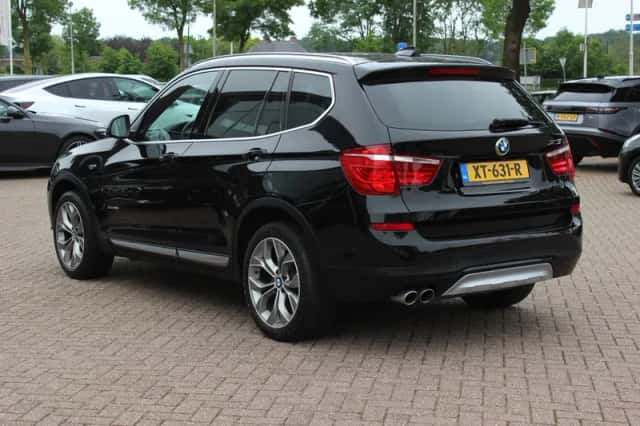 BMW X3 (2016) thumbnail 3
