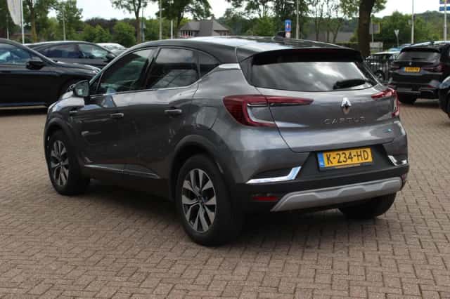 Renault Captur (2020) thumbnail 3
