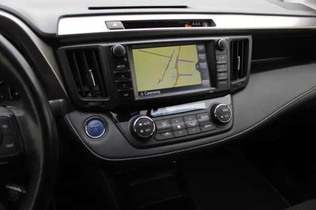Toyota RAV4 (2016) thumbnail 4