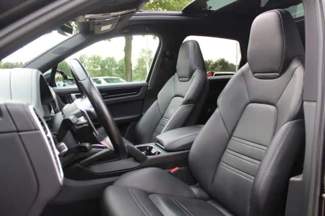 Porsche Cayenne (2021) thumbnail 4