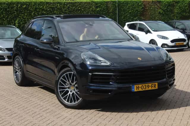 Porsche Cayenne (2020) thumbnail 1