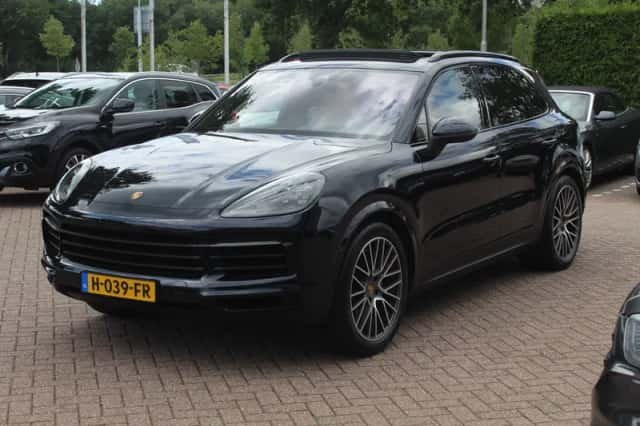 Porsche Cayenne (2020) thumbnail 6