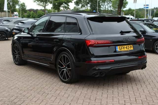 Audi Q7 (2021) thumbnail 3