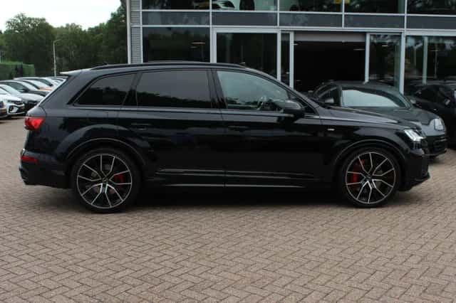 Audi Q7 (2021) thumbnail 5