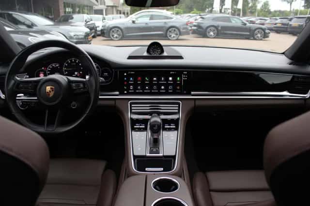 Porsche Panamera (2022) thumbnail 2