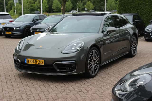 Porsche Panamera (2022) thumbnail 6